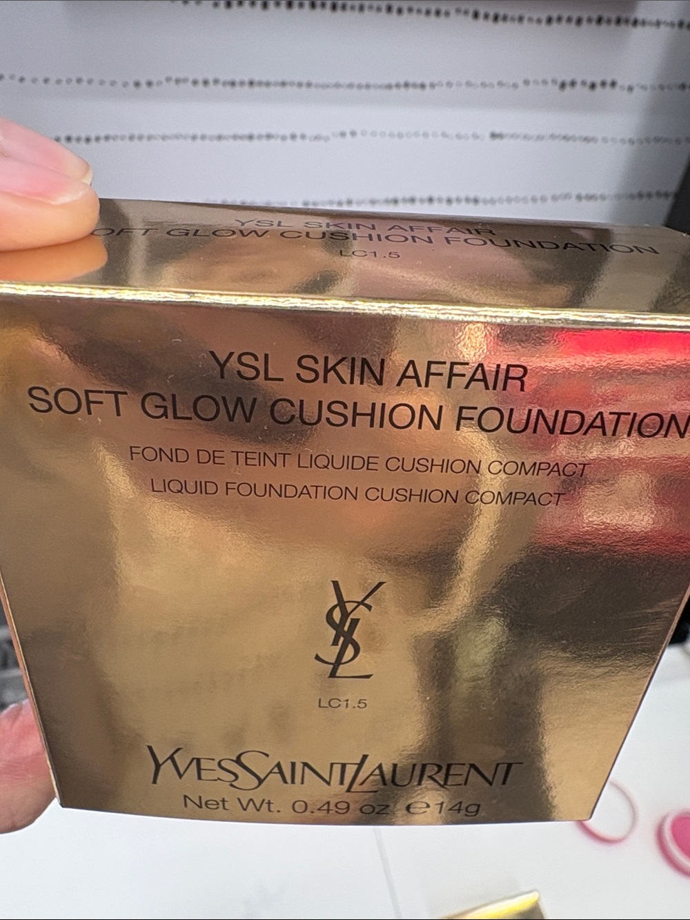 Yves Saint Laurent YSL - LC1.5 Soft Glow Cushion Foundation - Gold Packaging